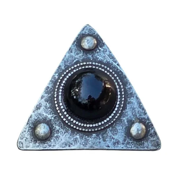 Vintage Triangle Clip-On Earrings With Black Stone & Hammered Silver-Tone Finish - Picture 3 of 5